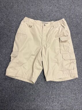 5.11 Tactical Mens cargo utility shorts size 34 tan khaki natural